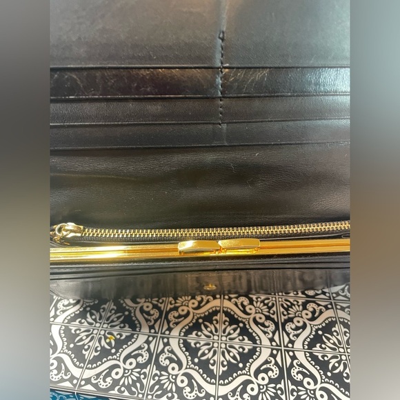 Yves Saint Laurent Vintage Black Soft Leather Wallet. Beautiful condition. - Picture 5 of 15